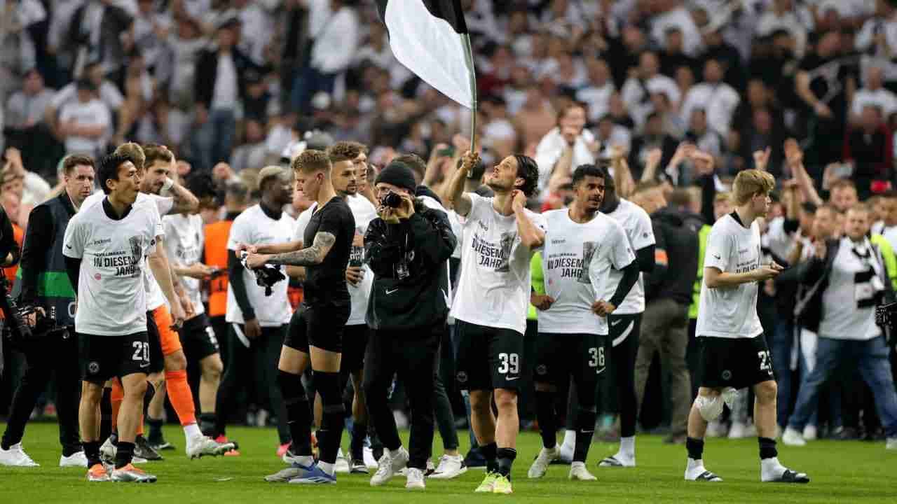 La celebración de los jugadores del Eintracht tras llegar a la final ©️Ansafoto