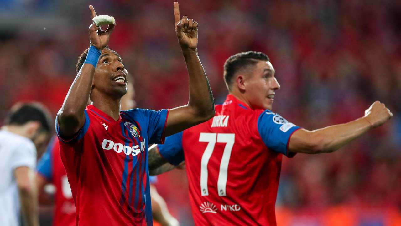 Jirka e Mosquera de Viktoria Plzen