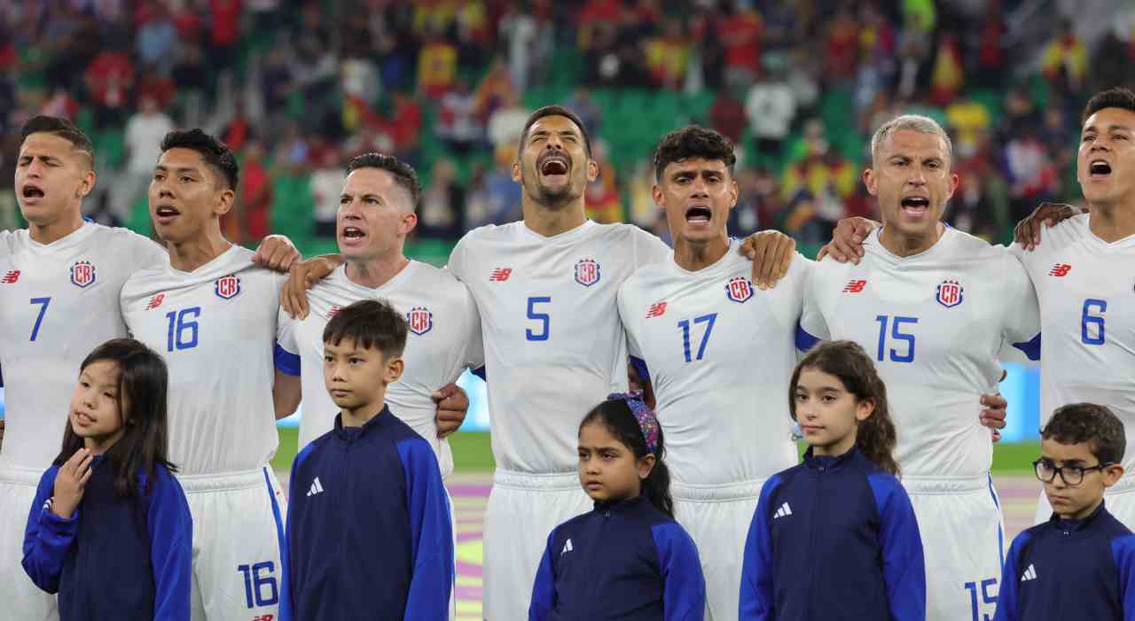 Costa Rica Spieler während der Hymne