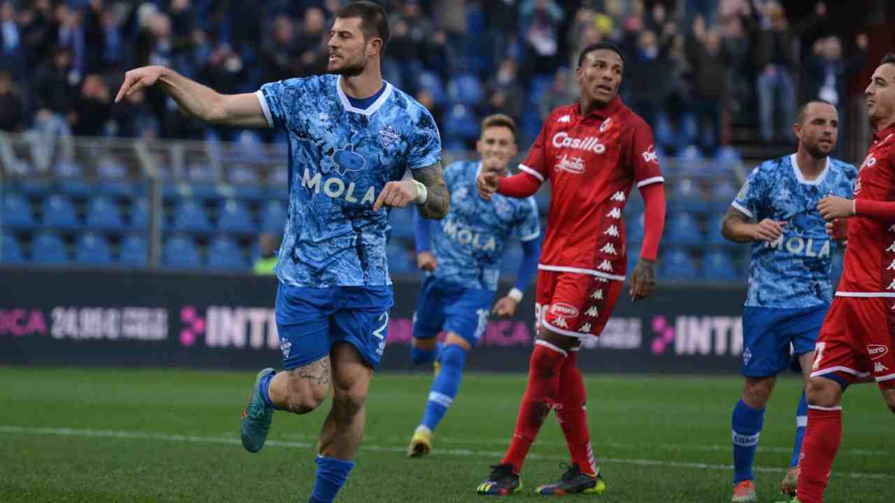 Cerri, error primero y gol después en el doble penalti pitado contra el Bari