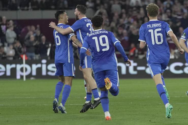 Jogadores do AZ a festejar