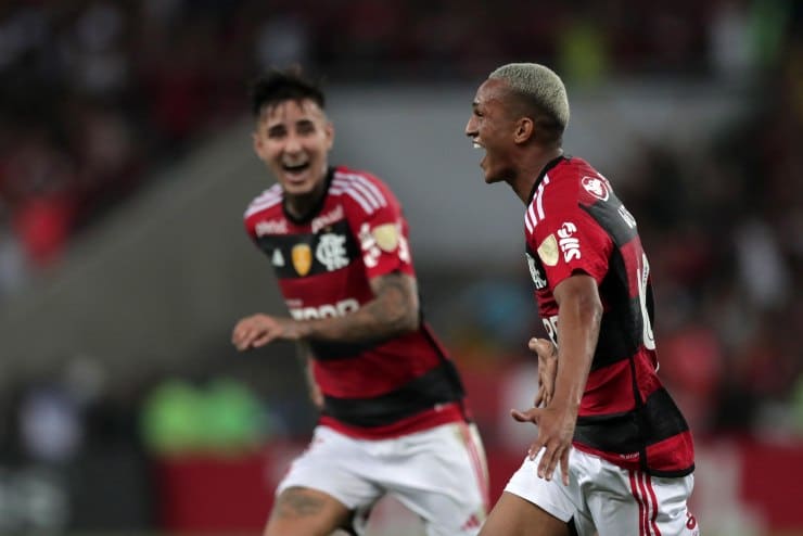 Franca, del Flamengo, exulta con Pulgar