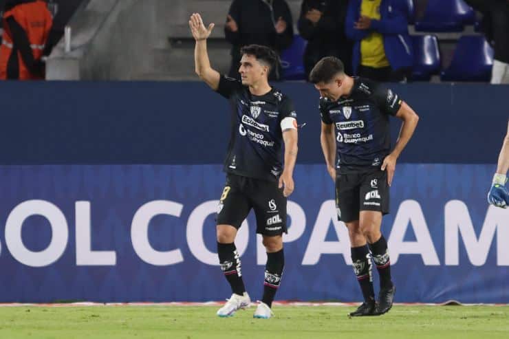 Faravelli of Independiente del Valle exults after a goal