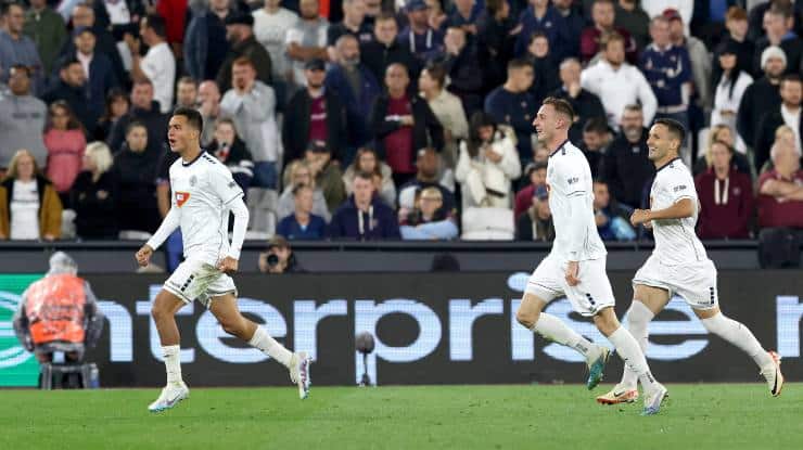 Jogadores do TSC exultam após um golo